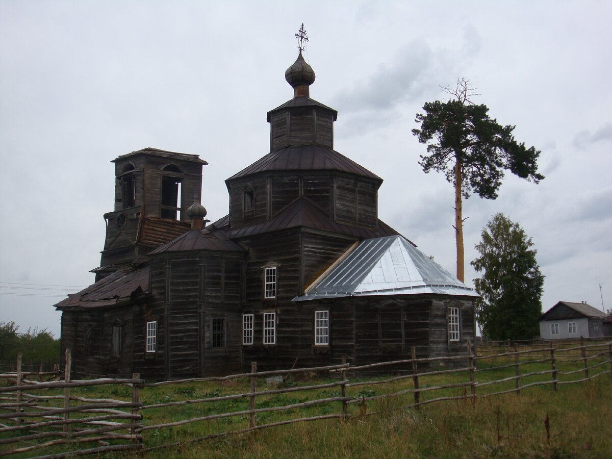 Церковь имени Святого Николая Чудотворца в селе Чиганары. 2010г.