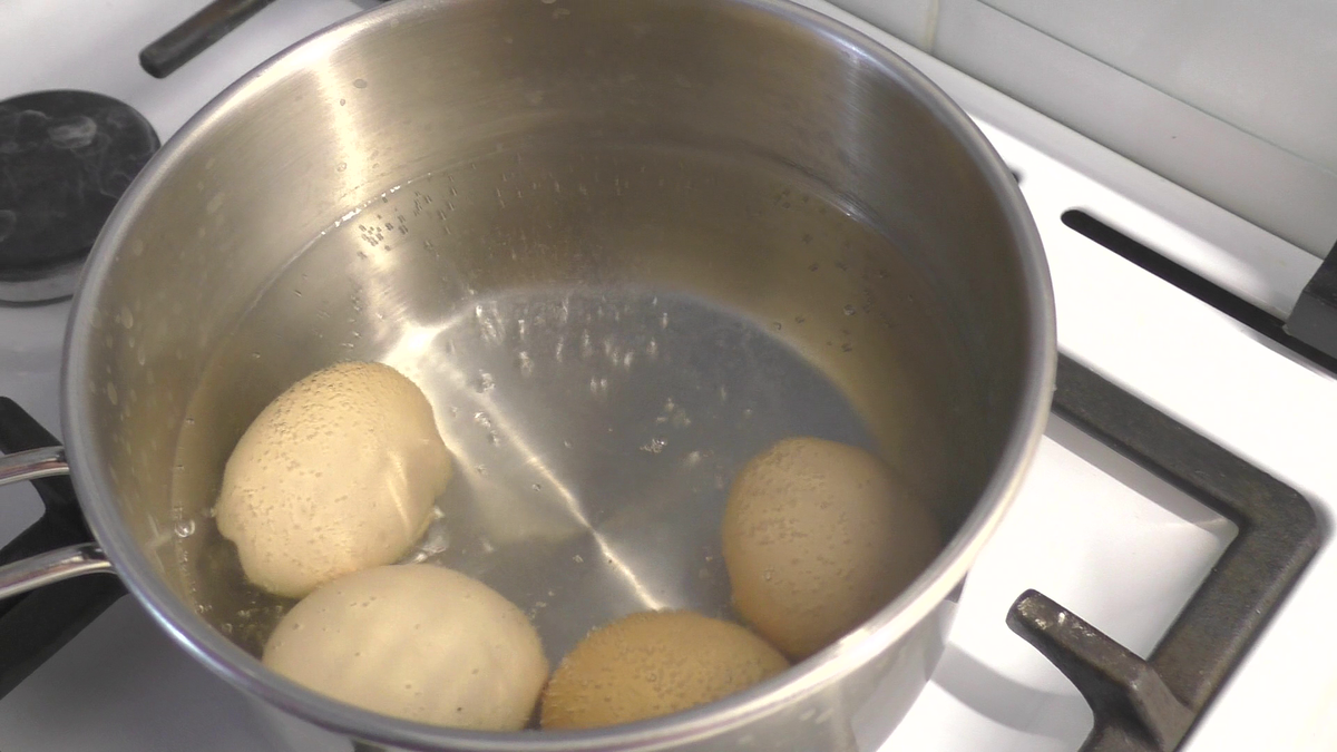 Сколько варить яйца всмятку - рецепт от Домофермы