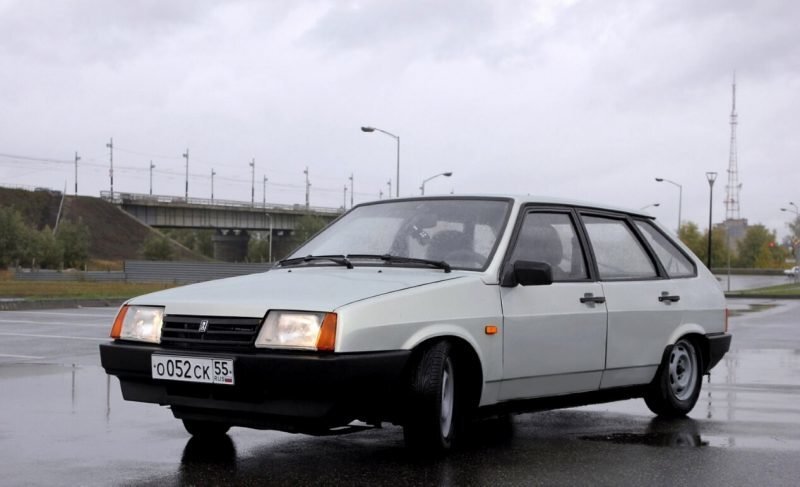 ВАЗ-2109 с обновленной радиаторной решеткой