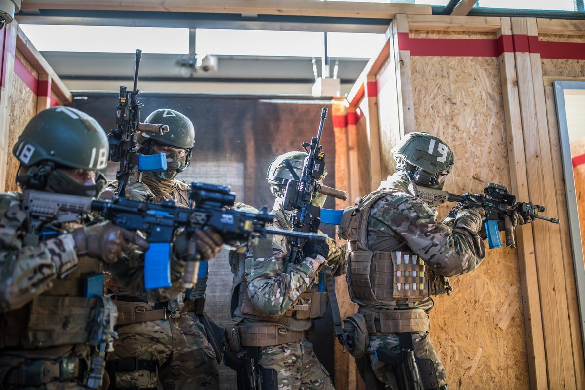 Cqb это. CQB страйкбол. Страйкбол CQB игровая Арена. Соревнования страйкбол CQB. CQB полигон Америка.