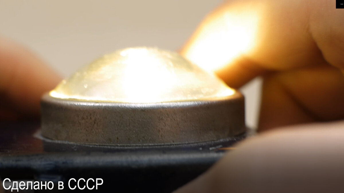 Только после переделки с использованием китайских современных запчастей фонарь стал светить ярко, включаться чётко, работать долго и заряжаться от микро юсб.