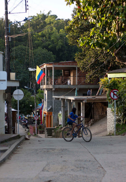 Главная улица Минки и Церковь в Минке - главный пункт навигации