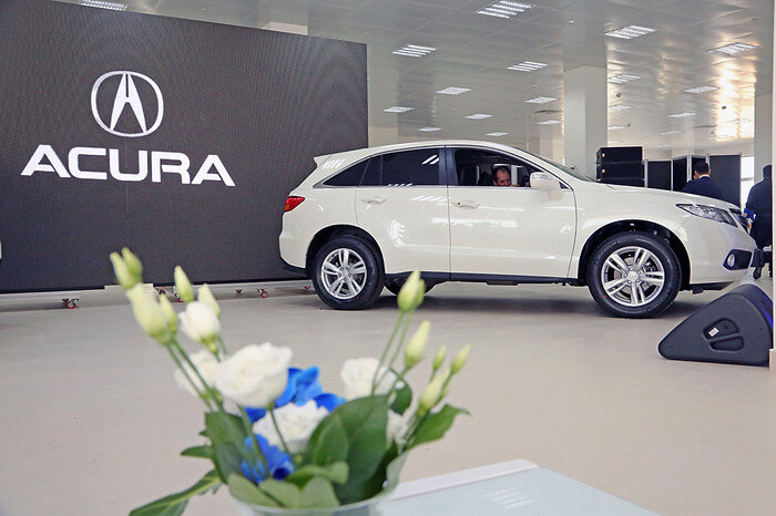 Автосалон Acura в России. Источник иллюстрации - Яндекс.Картинки
