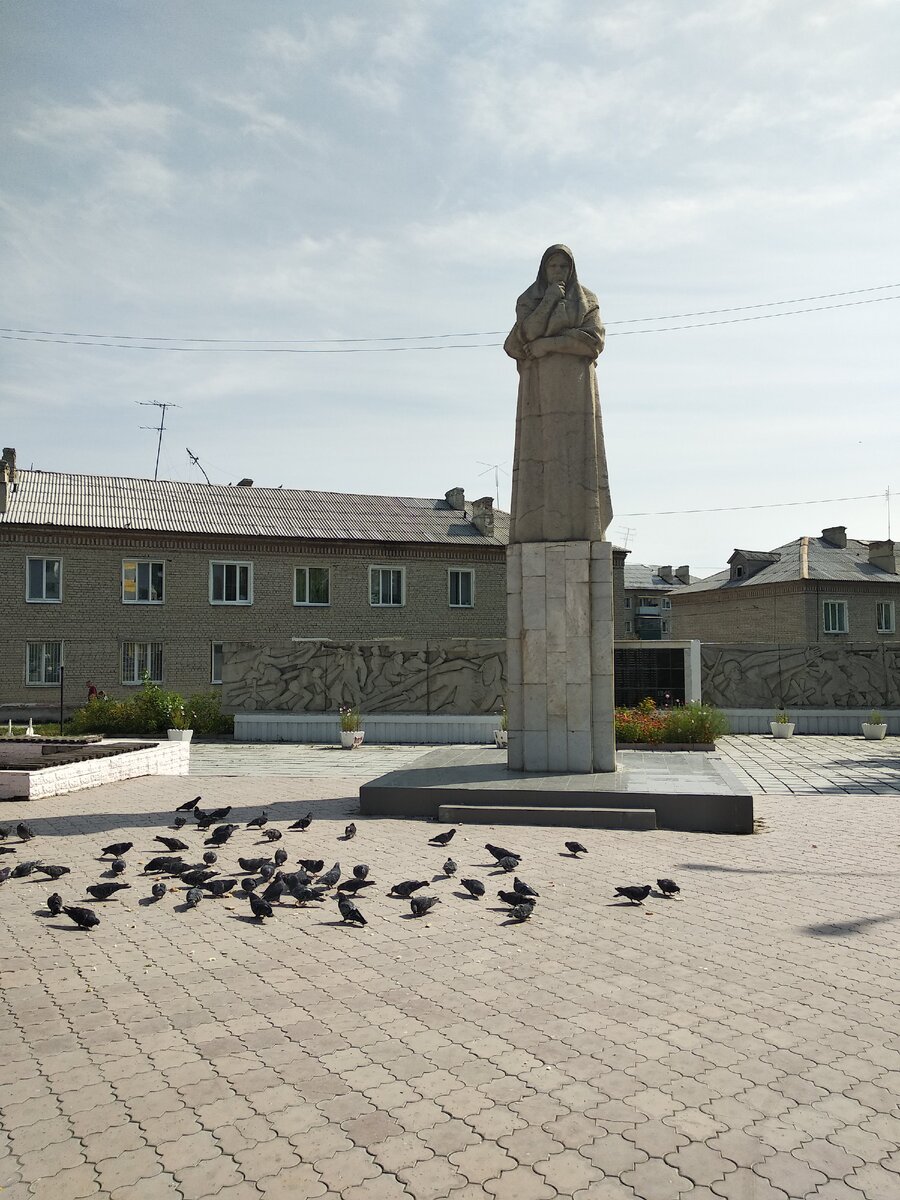 монумент в Новоульяновске