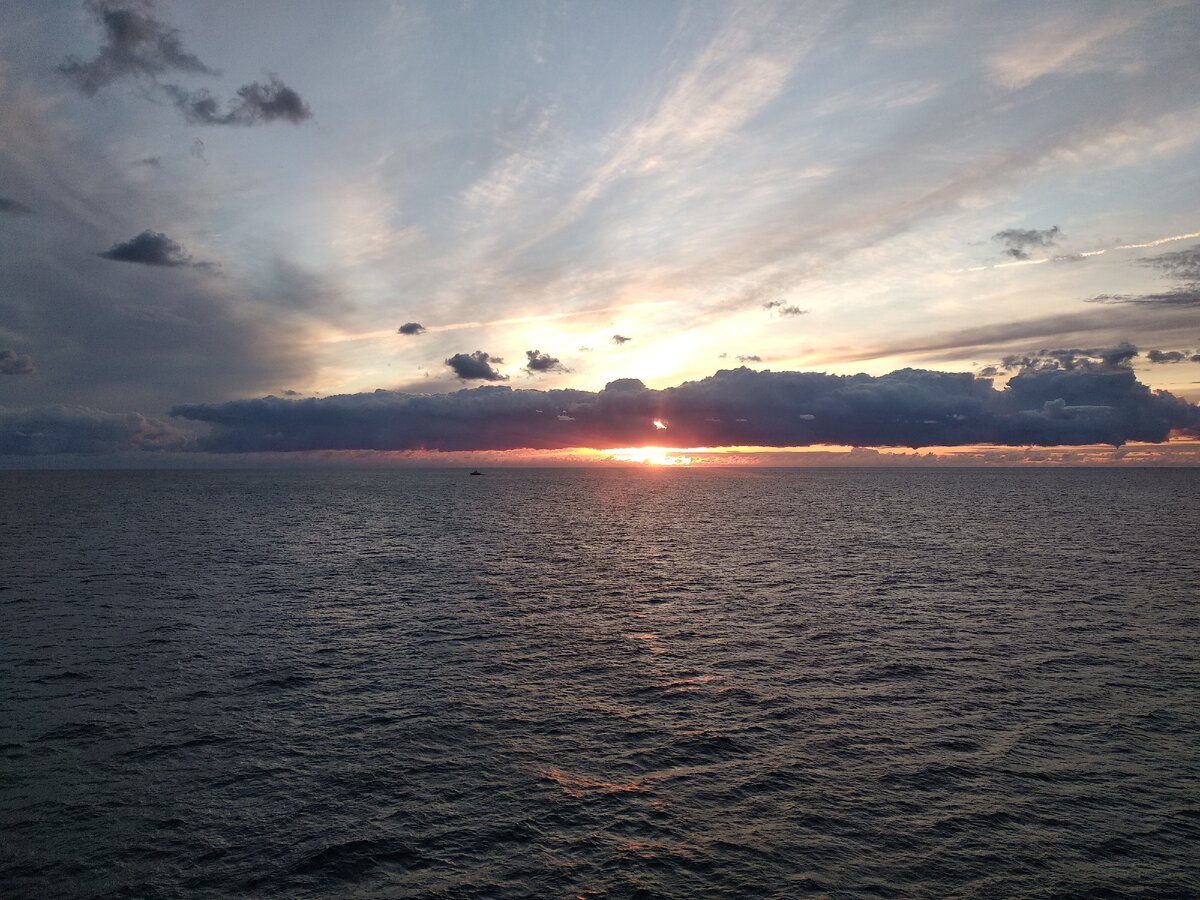 пока спокойно, но буря уже близко