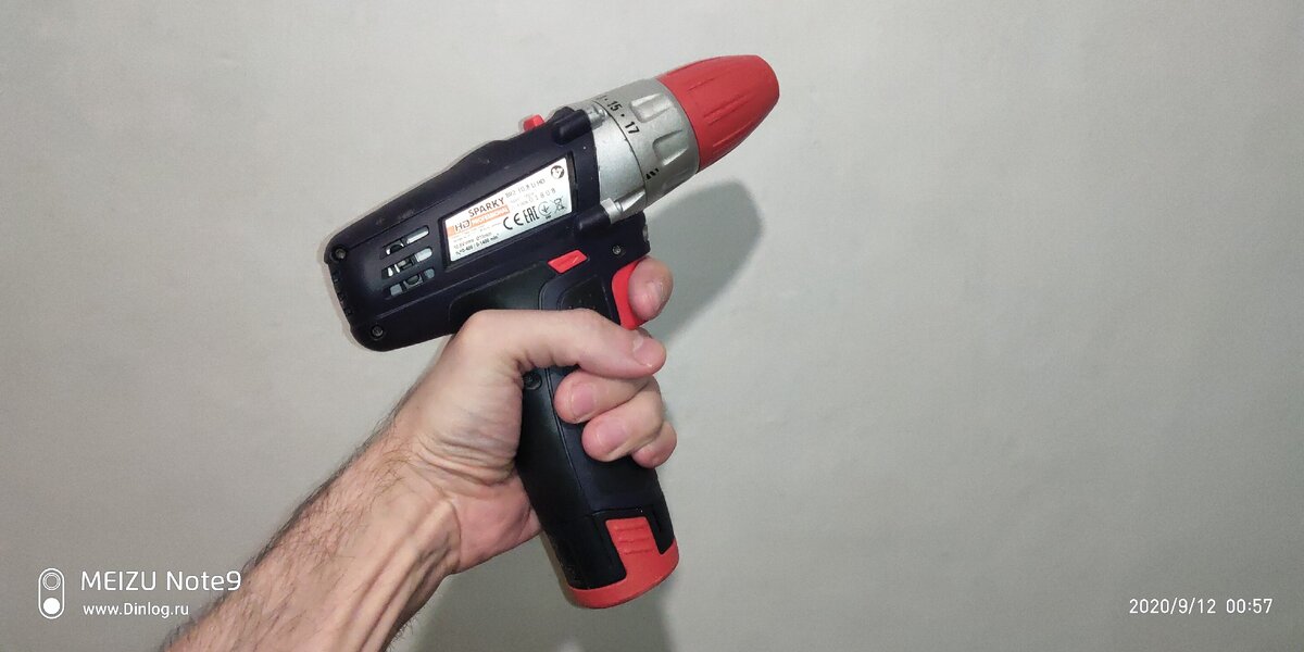 Лежит в руке хорошо - удобно