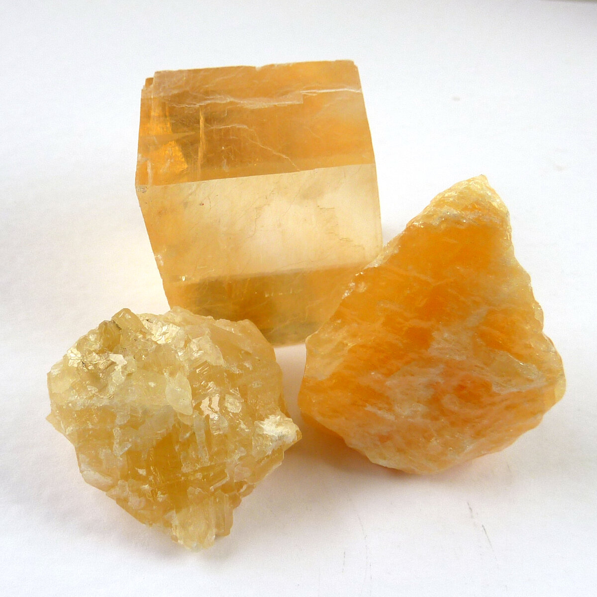 Жёлтый кальцит минерал