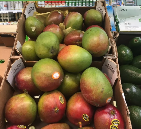 Сколько стоит кг манго. Магнит "манго". Экзотические фрукты в Пятерочке. Экзотические фрукты в магните. Ашан манго.