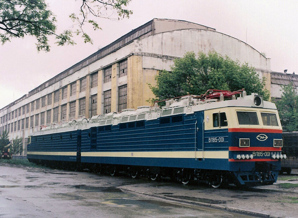 Электровоз ВЛ85 Источник фото: trainpix.org Автор: Denzel Washington 