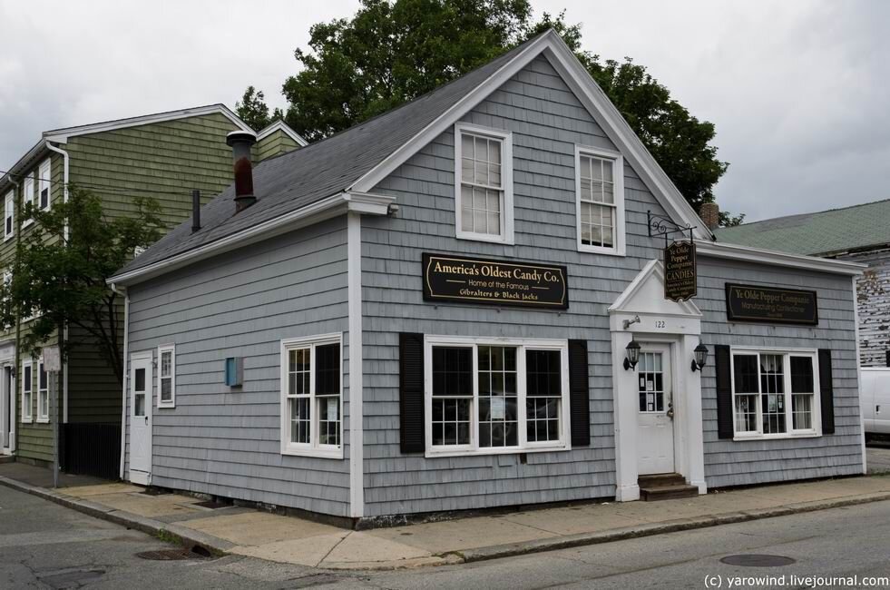 Утверждают, что здесь находится старейшая в США компания по производству конфет. С 1806г.