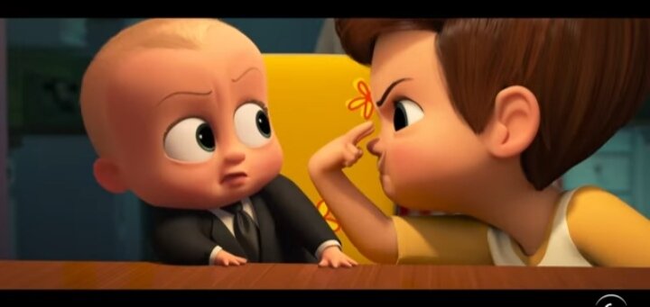 Из атрибутов реальных младенцев тут только соска и бутылочка. 