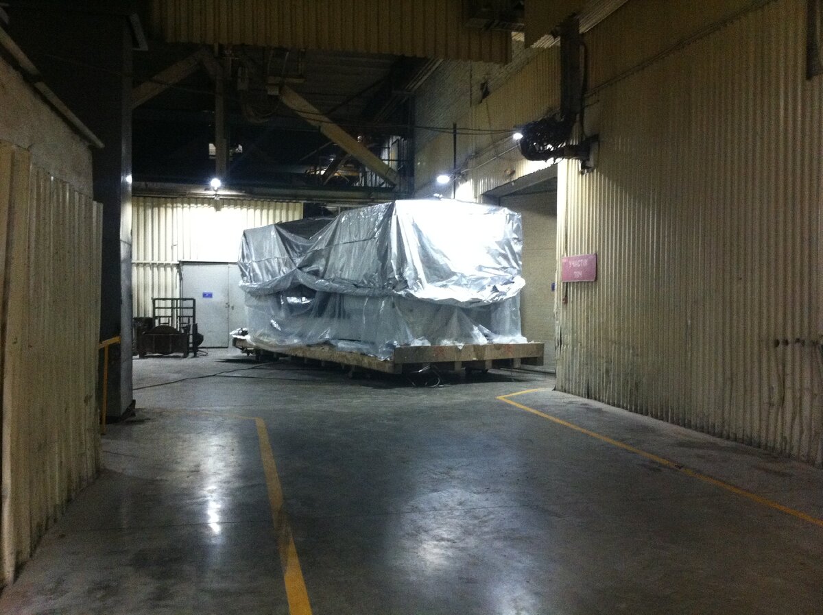 Станок только оказался в цехе))) - после долгих мучений 3 тракторов.