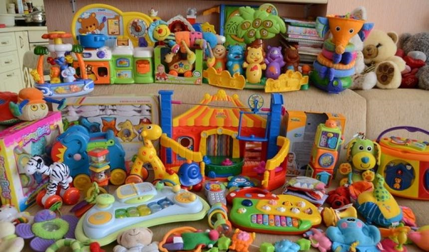 Посмотри какие игрушки. Детские игрушки. Современные детские игрушки. Игрушки для детского сада. Разные игрушки для детей.