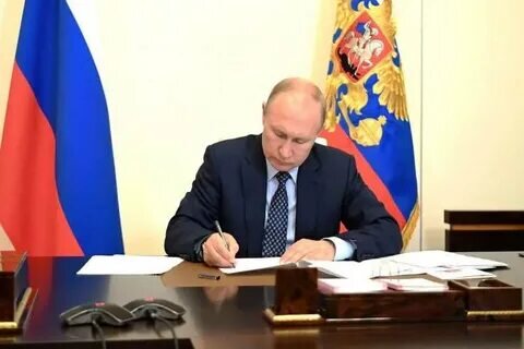 Путин. Картинка взята из источника: http://rusnewsday.ru/media/k2/items/cache/de920668acb88d868df80e39c6cd725c_XL.jpg.
