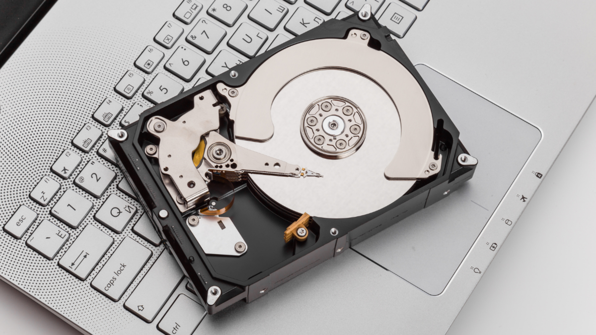 Зачем жесткий диск. Toshiba x300 4tb. Дисковая система (жёсткий диск и SSD). Гибридный ссд хдд. Повреждение жесткого диска