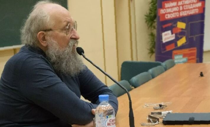Анатолий Вассерман: Сократить срок обучения в школе до 8 лет