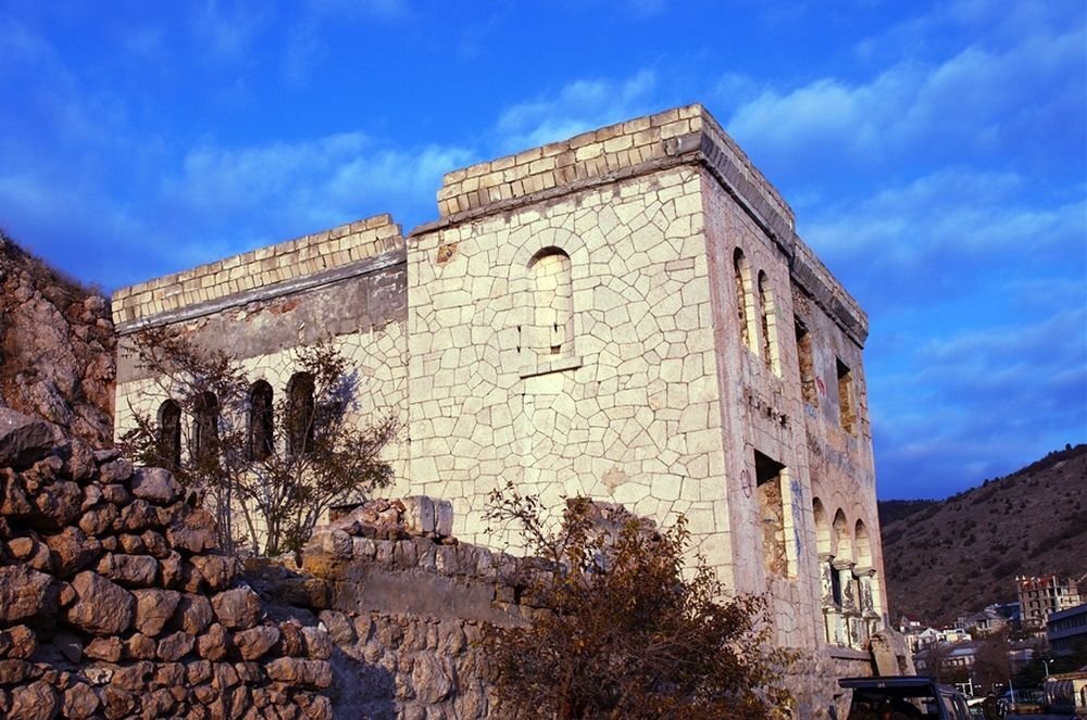 Охотничий дом князей Юсуповых в Балаклаве. Источник: krym4you.com