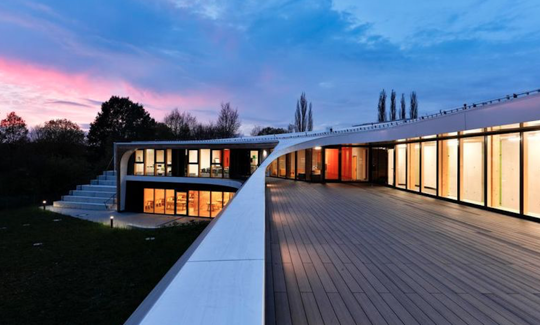 Молодежный хостел Laval оформлен в уникальном визуальном стиле 