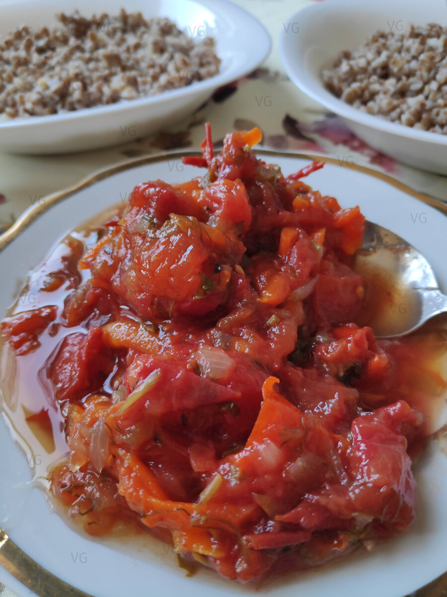 Я приспособилась закатывать соус в 0,5-0,75 л банки. Открыли - и сразу съели. 