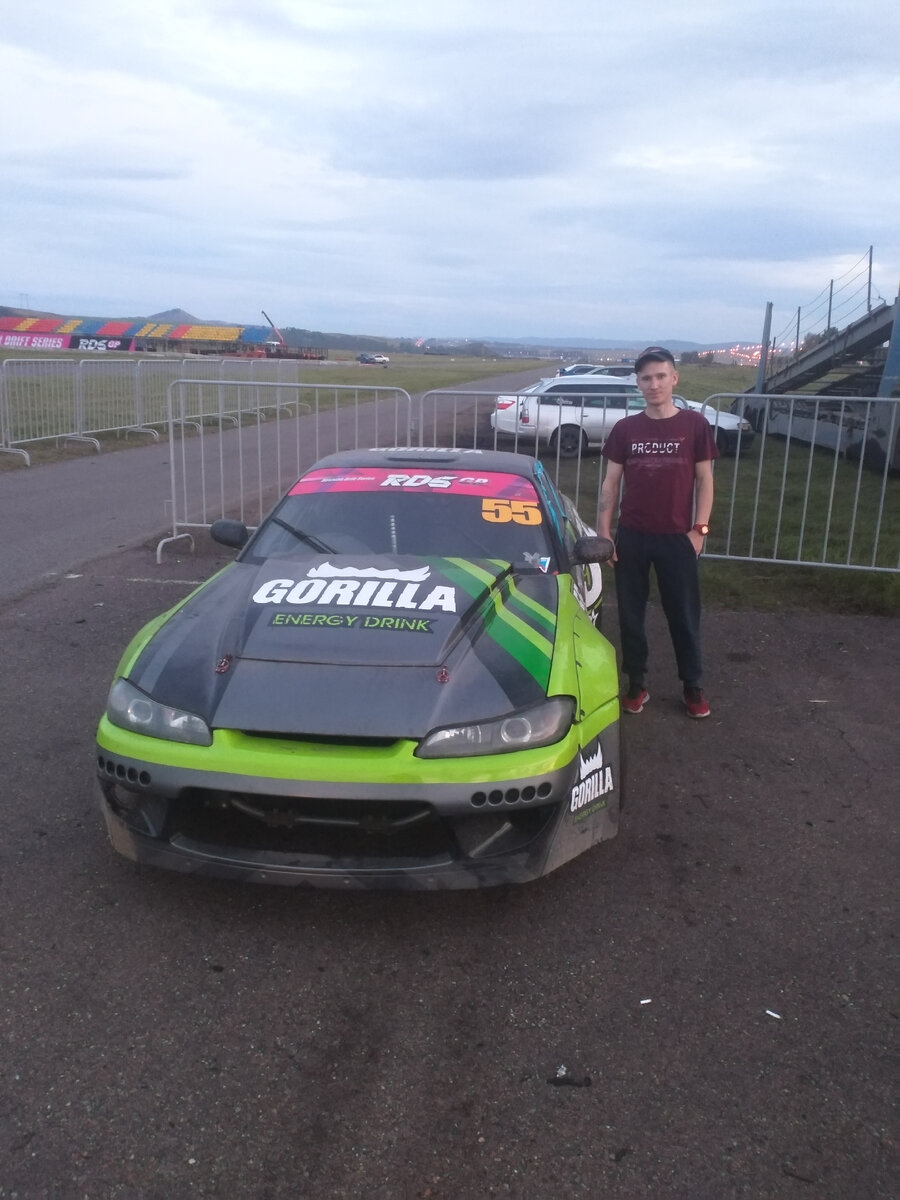 Длина гоночного кольца – 2160 метров. Ширина участков от 12 до 16 метров. Длина участка для проведения гонок на максимальное ускорение - 850 метров. Основное направление движения по кольцевой трассе– против часовой стрелки. 
Особое внимание здесь уделено вопросам безопасности

Задумка трассы такова, что при сходе с асфальта в любом из поворотов -вероятность переворота авто минимальна. На самых сложных поворотах оборудованы ретардеры и песчаные ловушки.