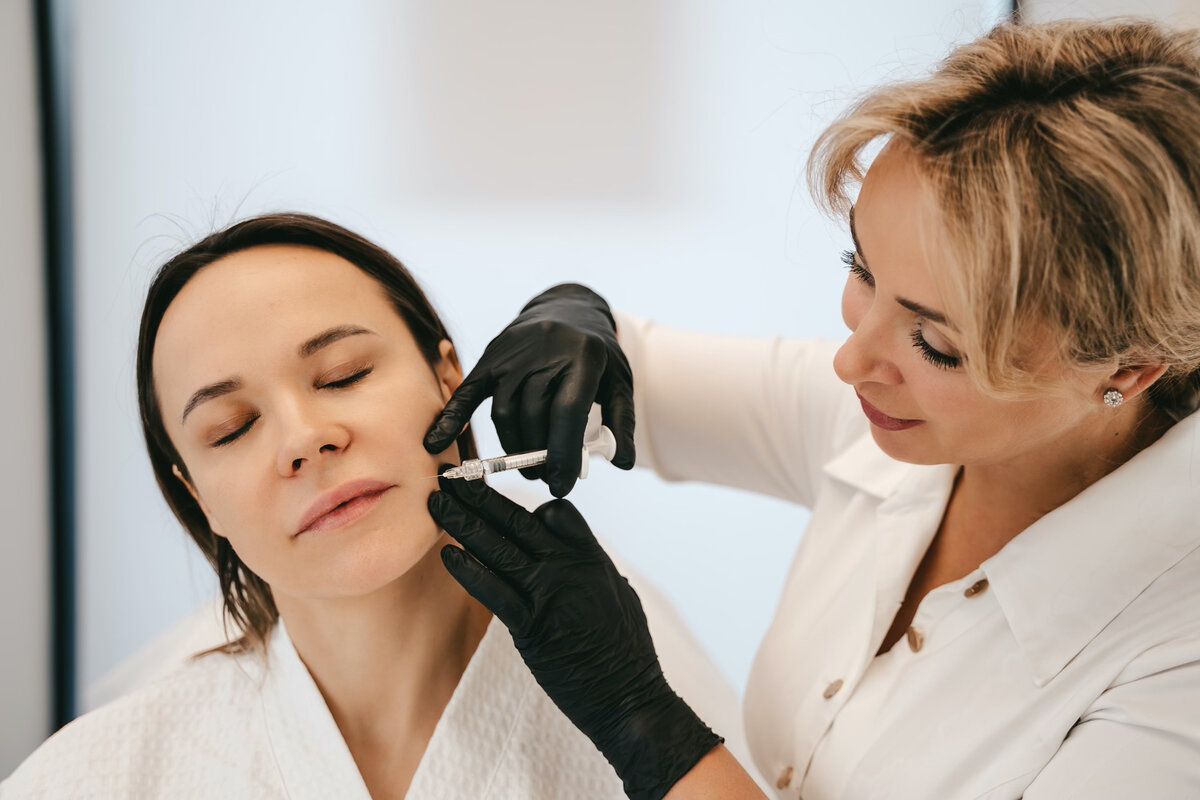 На фото: Наталья Нежевец, главврач Naturel Beauty Clinic, врач косметолог-дерматовенеролог, к.м.н. 