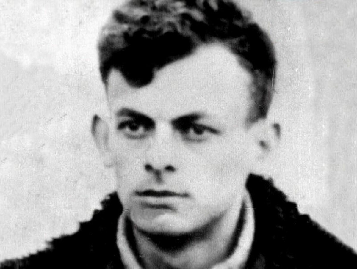 Булат Окуджава в молодости