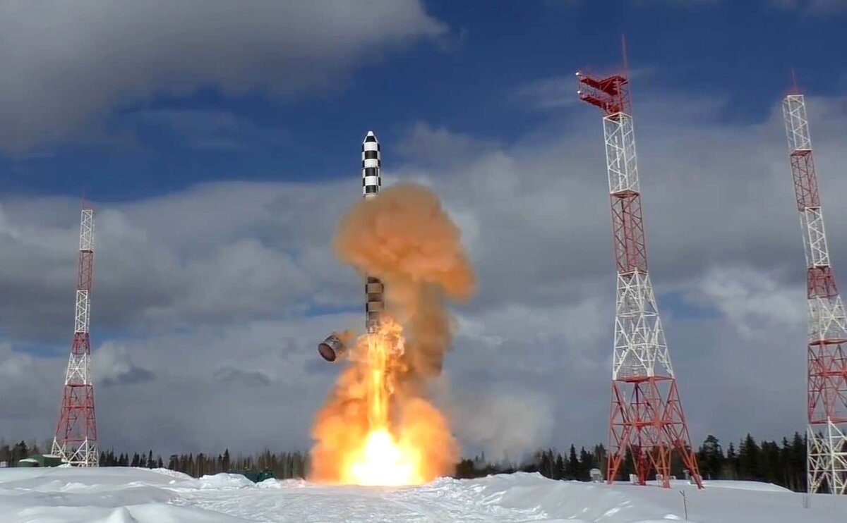 Запуск ракеты "Сармат"