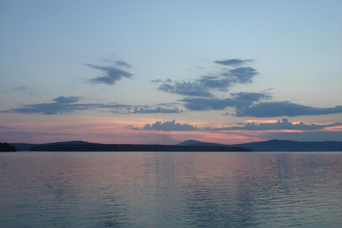 Источник фото: https://urochishe.ru/vodnyie-obektyi/volchihinskoe-vodohranilishhe/