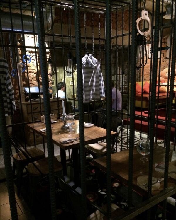 Чудный интерьер кафе «Кусочки»