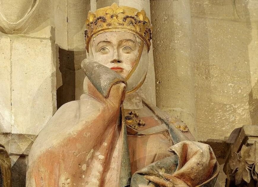 На фото Ута Балленштедтская в барбетте в виде маленькой полоски