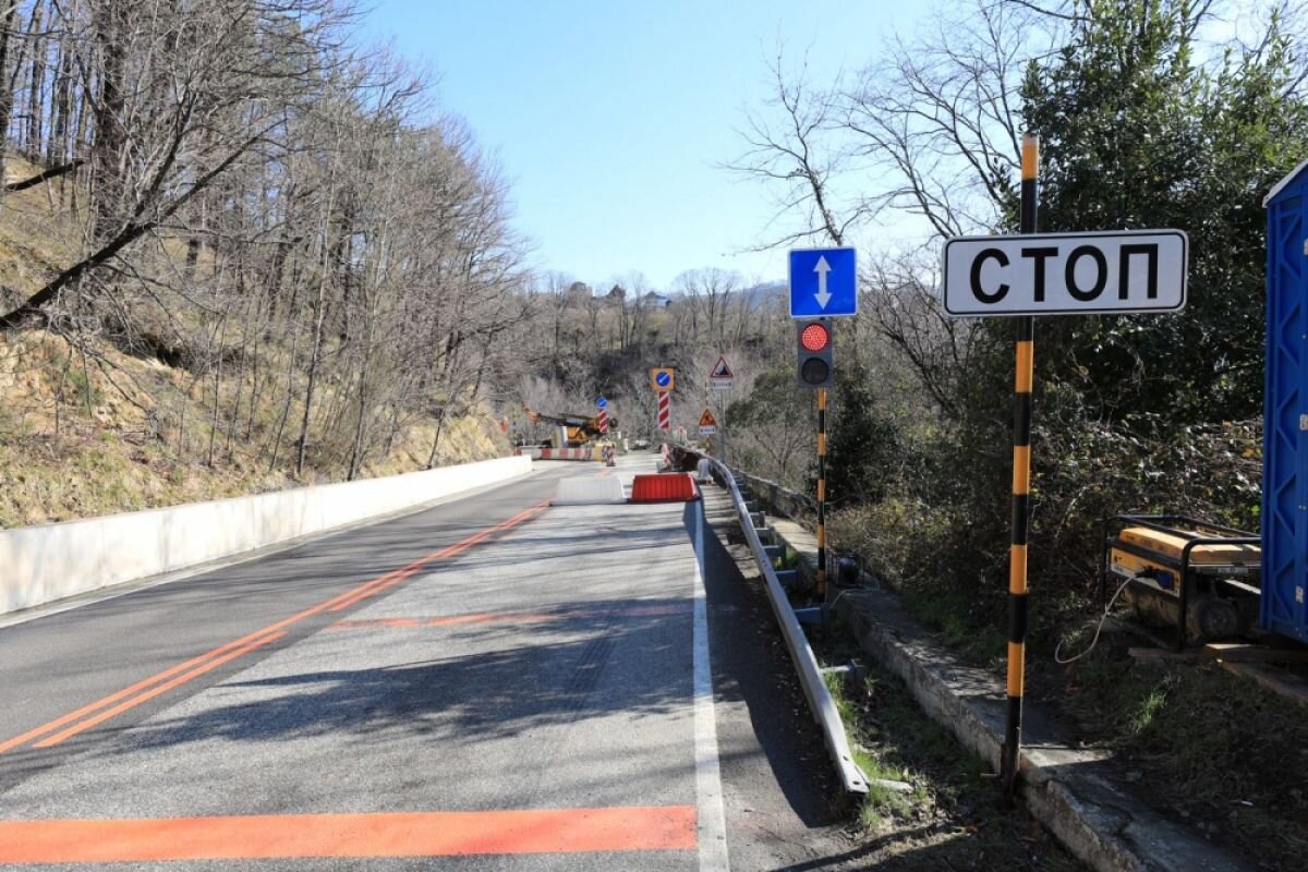    На шести участках трассы Джубга - Сочи введут реверсивное движение