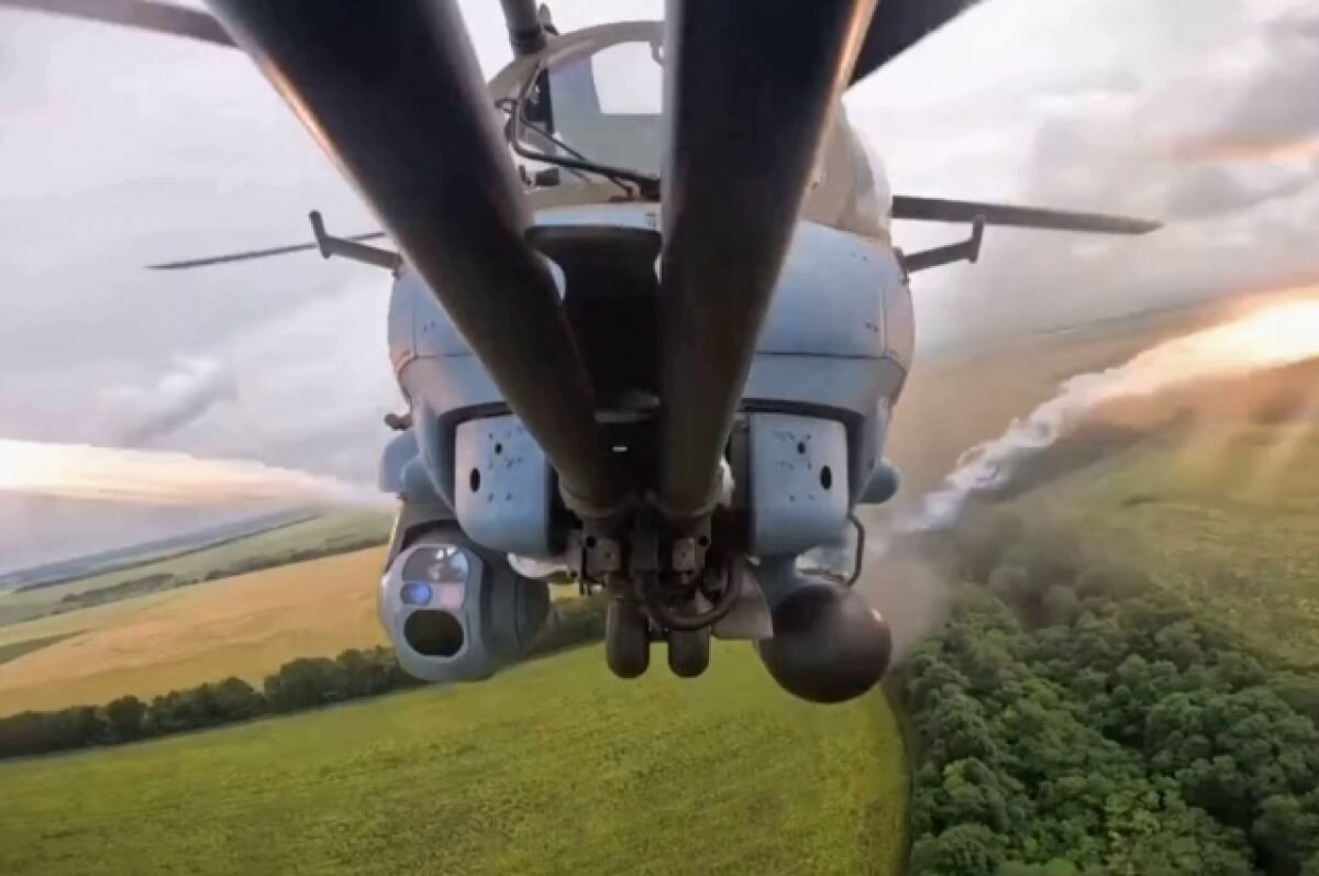    Российский экипаж Ми-35 уничтожил бронетанковую колонну ВСУ под Изюмом
