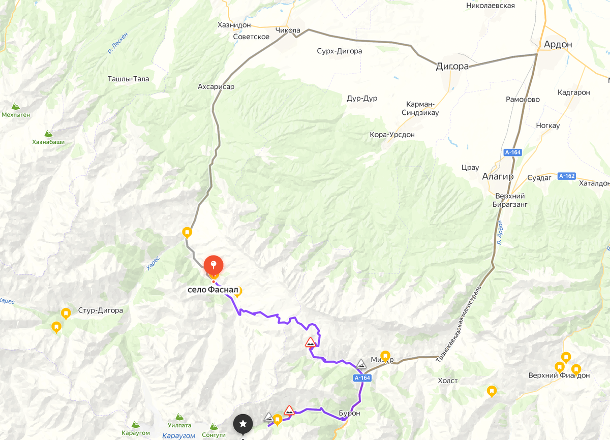 Ехать надо по короткой дороге. Она страшнее, дольше (хотя навигатор показывает короче), но красивее и колоритнее.
