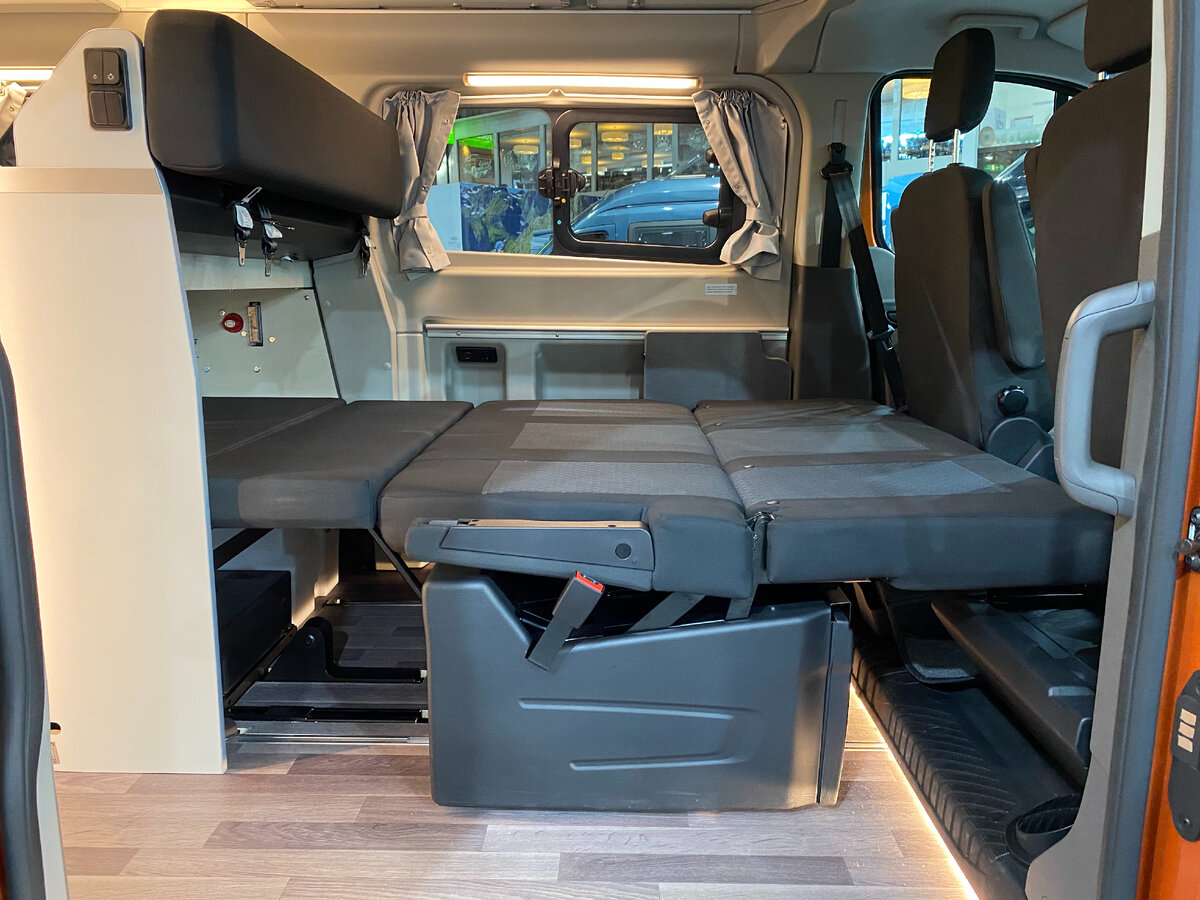 Автодом на базе минивэна, в котором можно все: стоять в полный рост ...