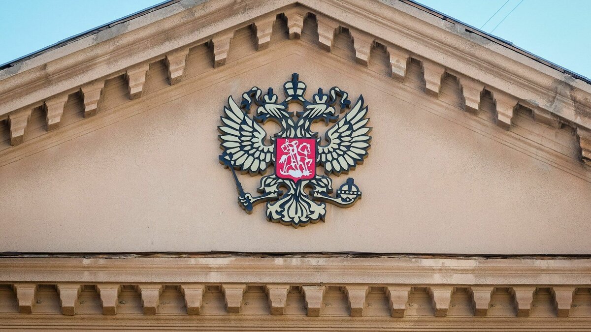     Афериста, промышлявшего телефонным мошенничеством в Волгограде, могут посадить на 10 лет. Он звонил людям и под предлогом выдуманной трагичной истории разводил их на деньги.