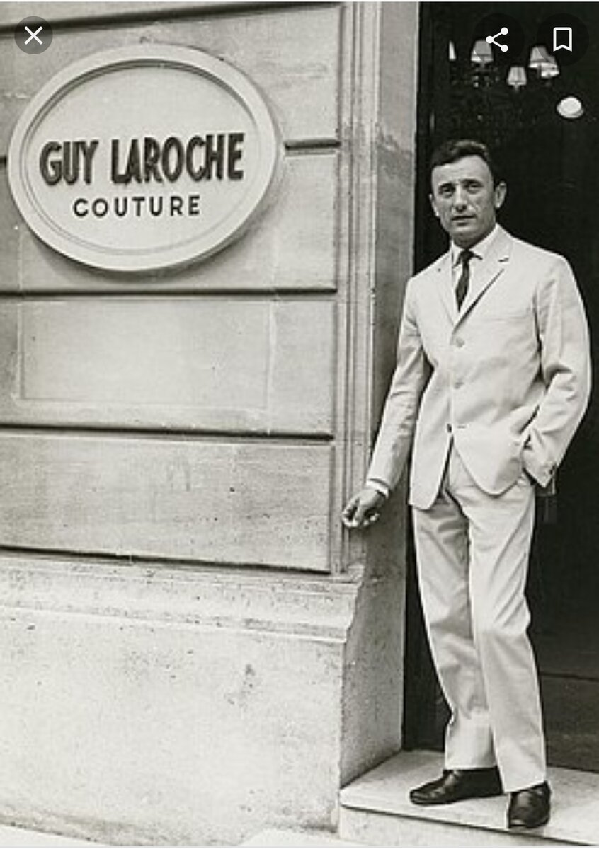 Элегантный мужчина с прекрасным вкусом в одежде