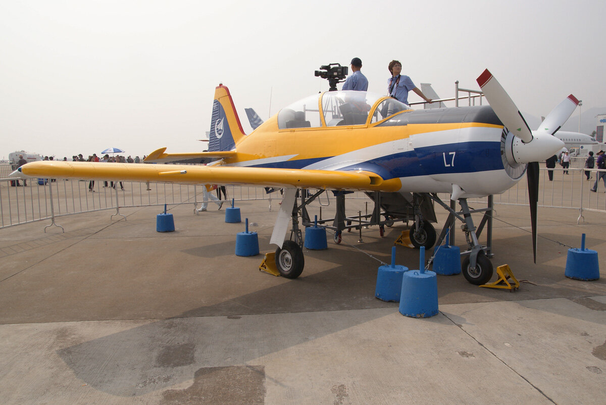 L-7 на авиасалоне (источник: Яндекс картинки) .