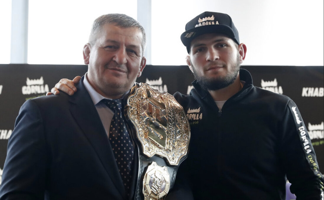 Отец и тренер российского бойца смешанных единоборств, чемпиона Ultimate Fighting Championship (UFC) в легком весе Хабиба Нурмагомедова Абдулманап попал в больницу с пневмонией, об этом сообщил комментатор Рамазан Рабаданов