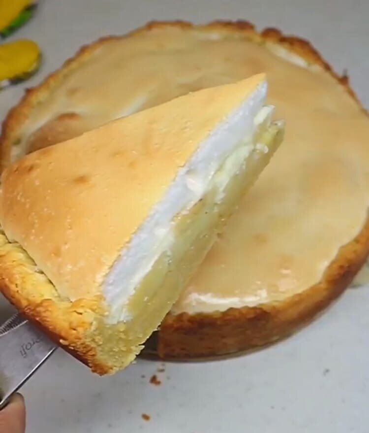 Красивый пирог с бананами