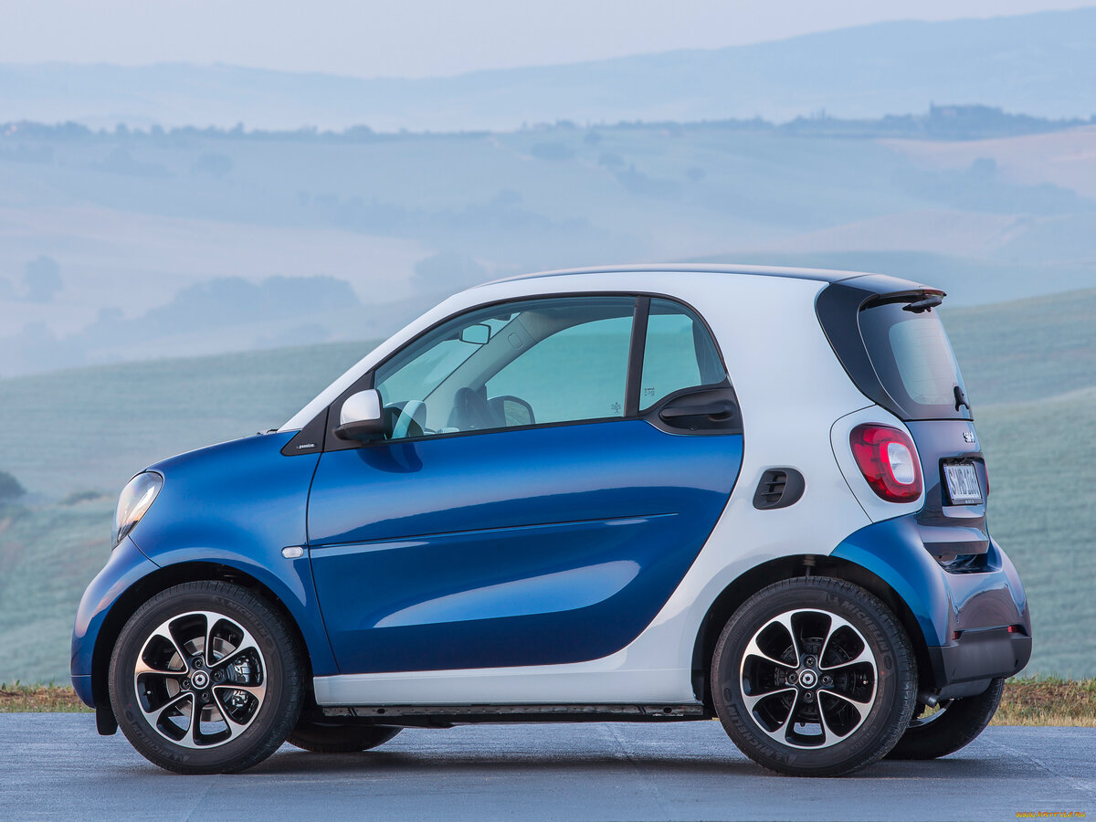 Smart ForTwo (фото с сайта https://i.artfile.ru)