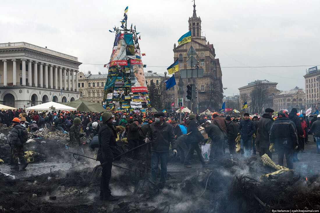 Что случилось на майдане. Киев площадь независимости Евромайдан. Площадь независимости Киев 2014. Евромайдан 2014.