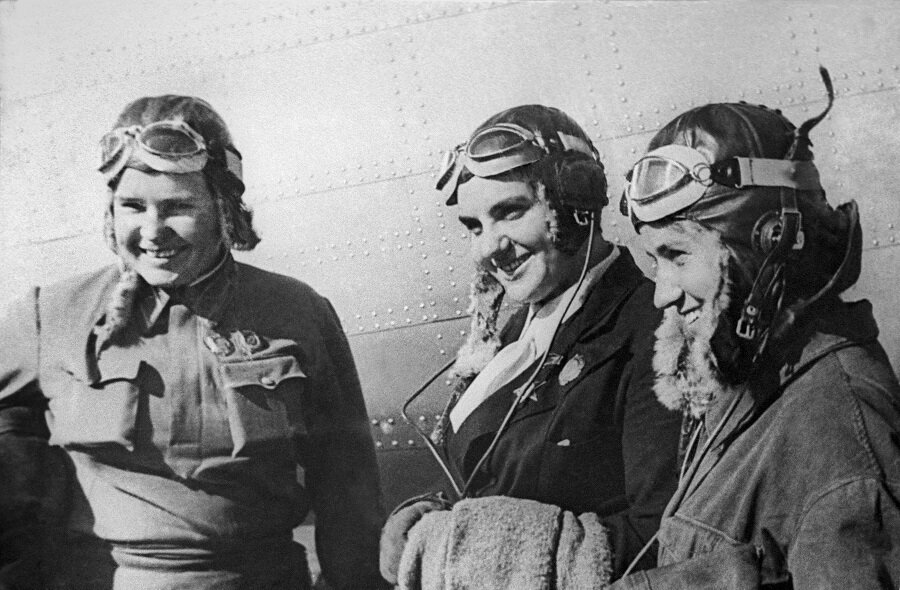 В.С.Гризодубова, П.Д.Осипенко и М.М.Раскова 