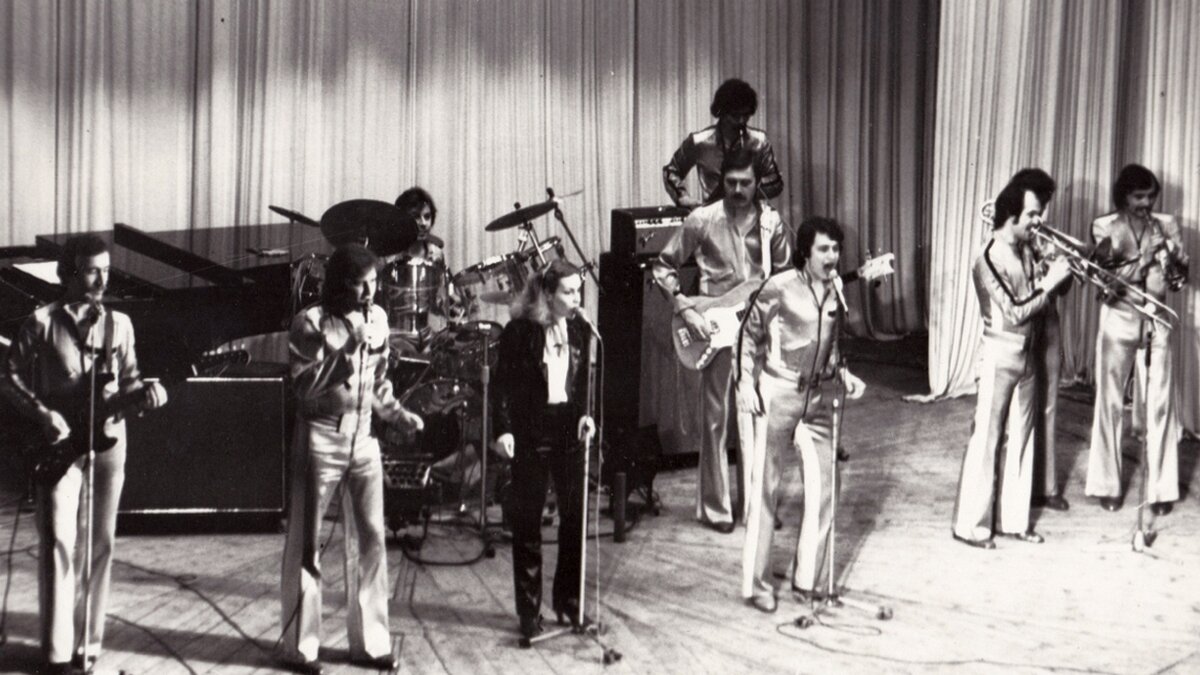 виа "лейcя πеcня". обложки пластинок 70-80 годов ссср. солисты виа лейся песня. песни виа лейся песня. солисты виа «лейся.