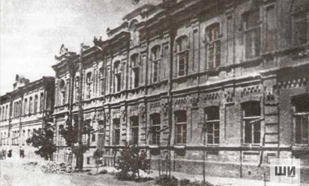 Здание по ул. Тургенева, 4. В 1941-1942 гг.-место размещения эвакогоспиталя № 1008; в 1943 г.- место размещения эвакогоспиталя № 5763. Фото из фонда библиотеки Астраханского автодорожного техникума.