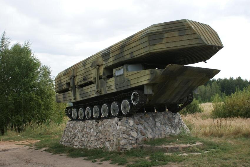 ГСП - гусеничный самоходный паром. Вид слева.