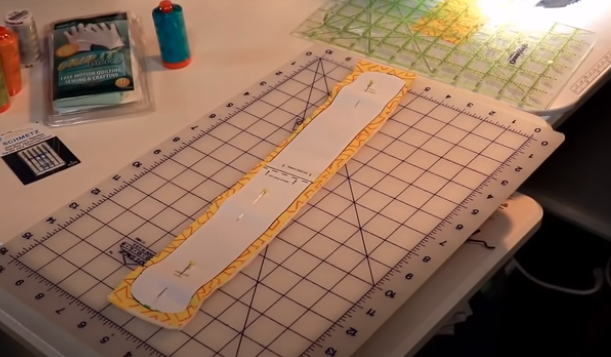 Коврик из тканевых полос. Полосы - по приниципу бейки. Старые простыни ...