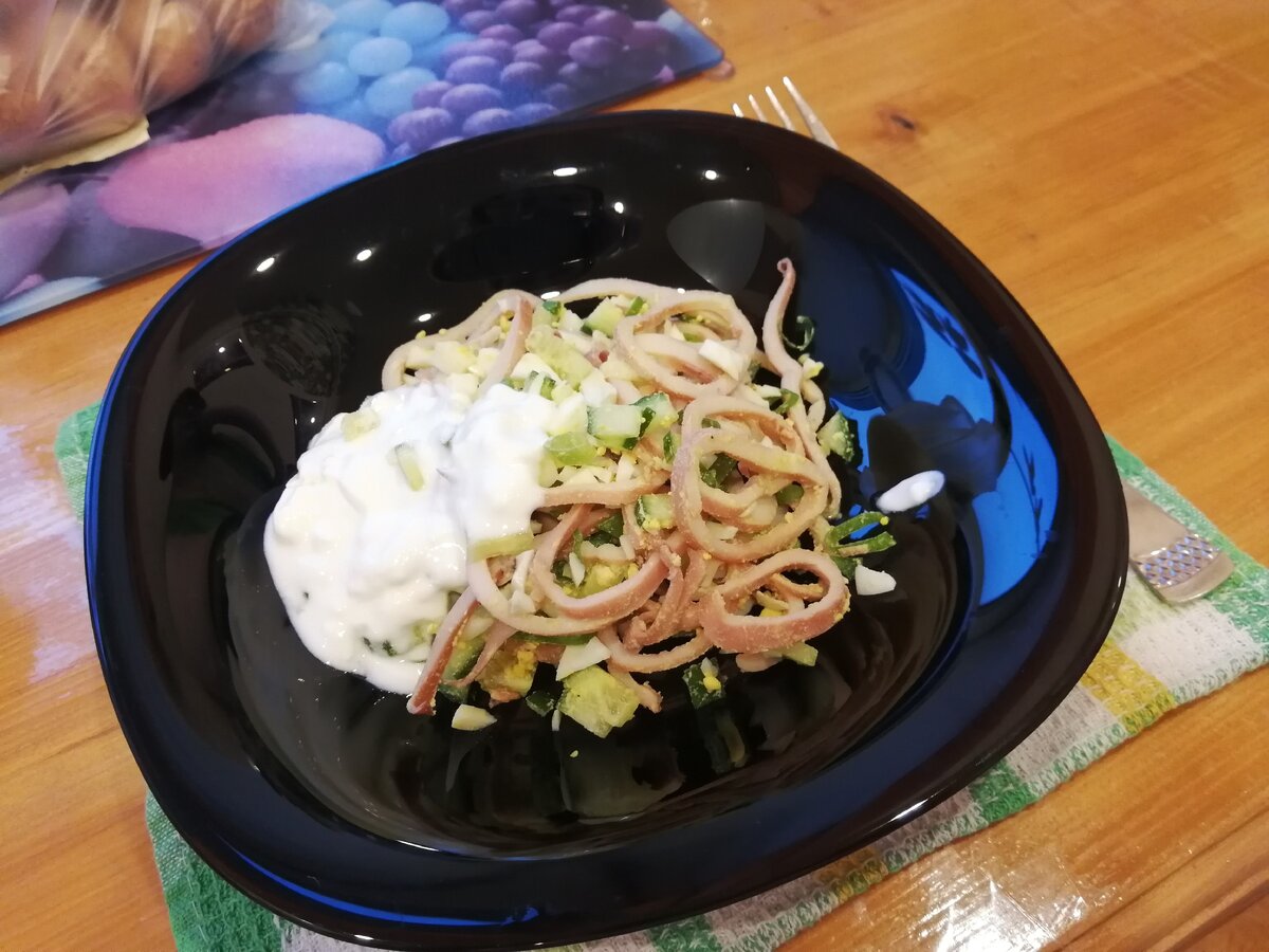 Салат с кальмаром