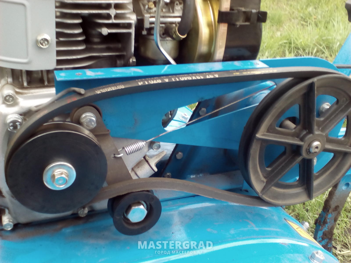 Ремень заднего хода на мотоблок ока. Ременный привод мотоблока каскад. Ременный привод мотоблока агат. Ременный привод мотоблока каскад. Натяжка ремня на мотоблоке.