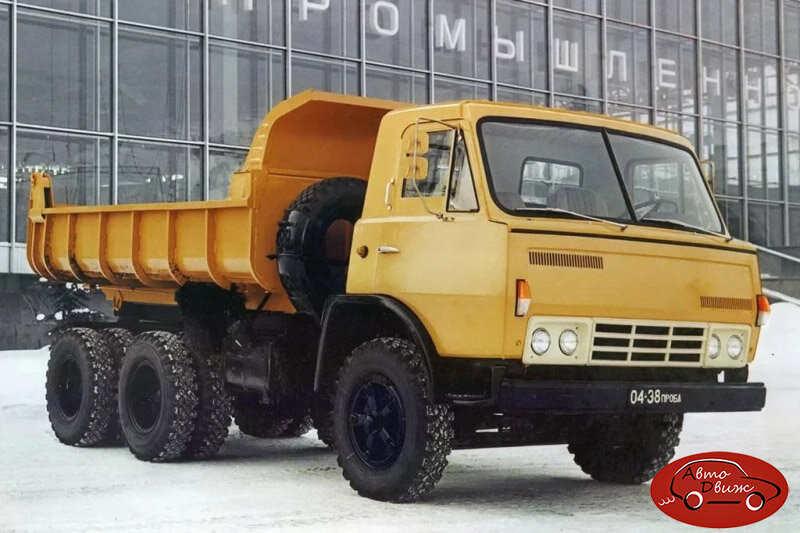 Самосвал КамАЗ-Э5510 с платформой ММЗ первого варианта, 1969 г.