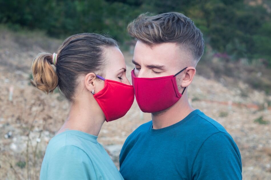 Маска маске рознь. На такие денег нет